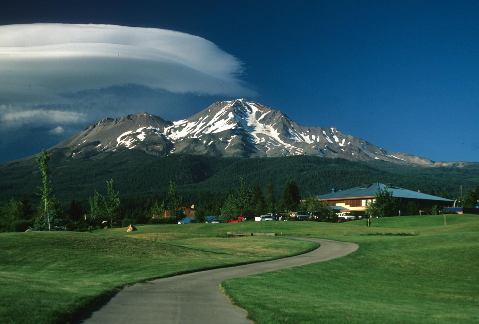 Mount Shasta Resort ภายนอก รูปภาพ